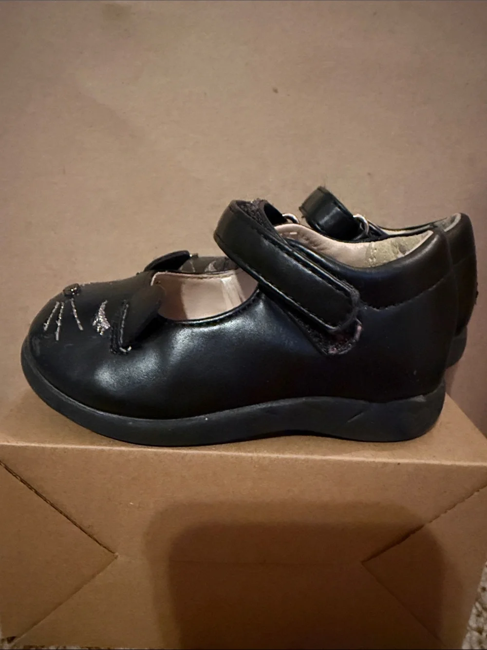The Children's Place Black Cat Mary Jane Dress Shoes with Heart Nose